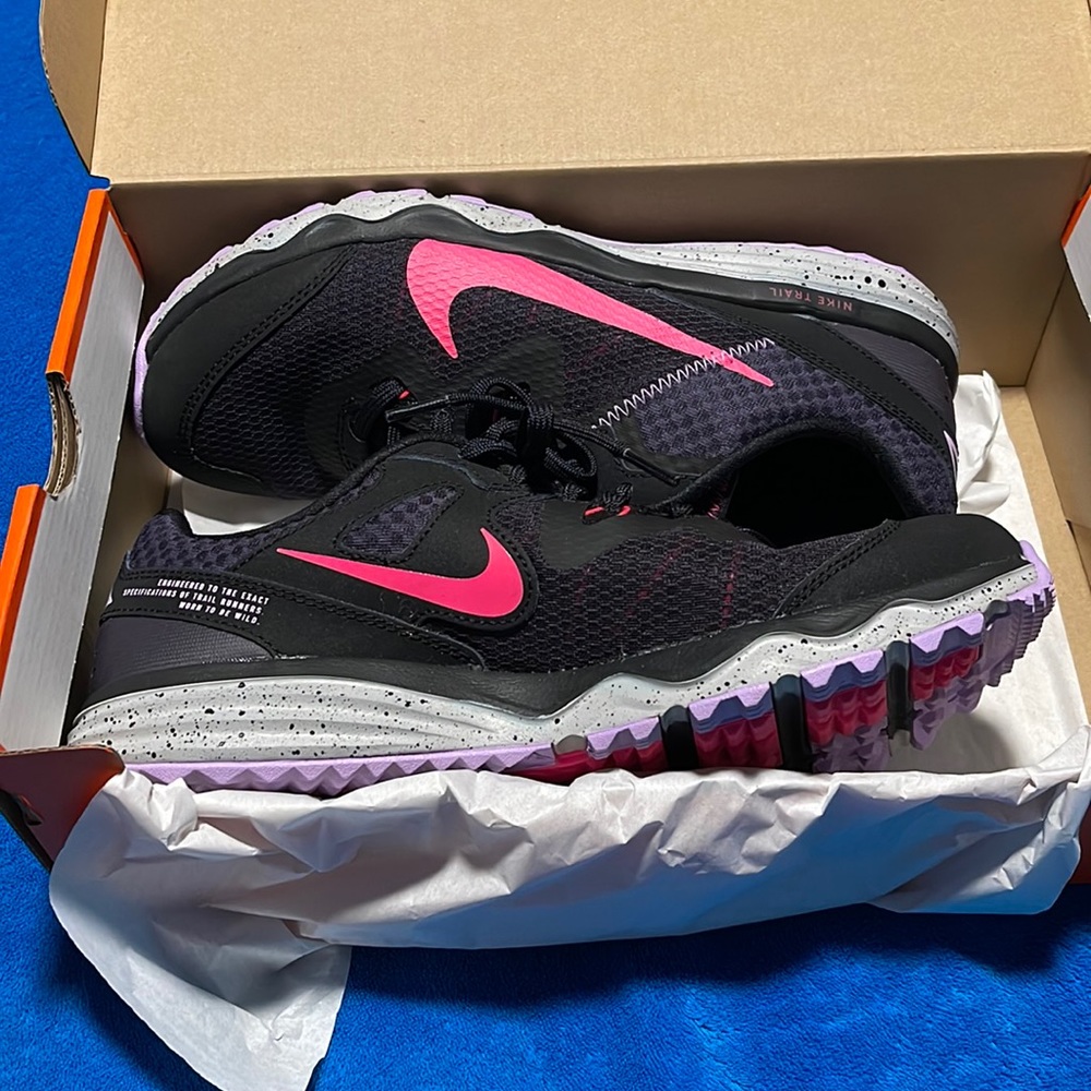 Nike size 9 Juniper Trail sneakers